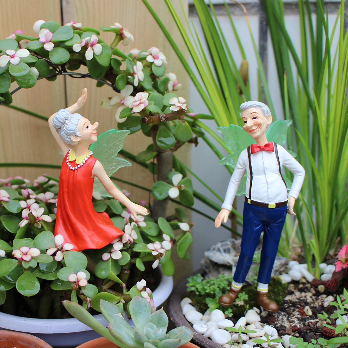 2pcs Valentine's Day Elderly Couple Fairy Set Glow in the Dark Wings Garden Gift