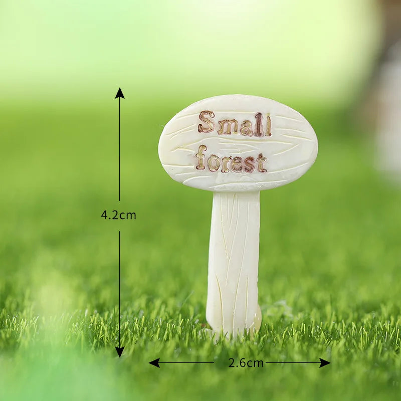Miniature Modern Signpost Resin Figurine for Minimalist Fairy Garden Terrarium