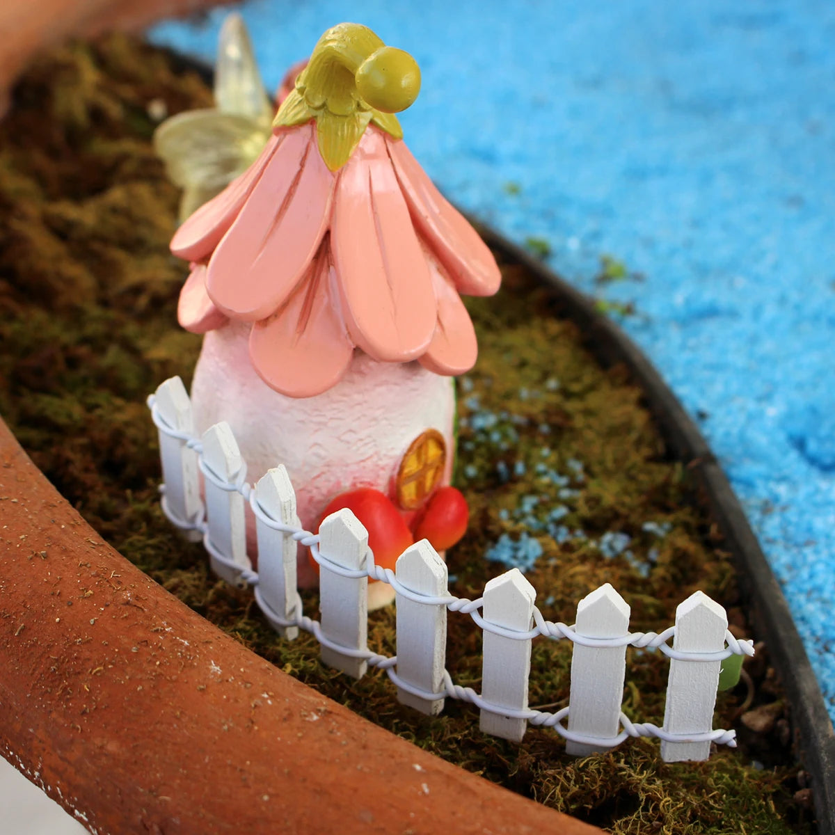 Mini Flower Fairy Eating Berry Statue Resin Miniature for Fairy Garden Pot Decor