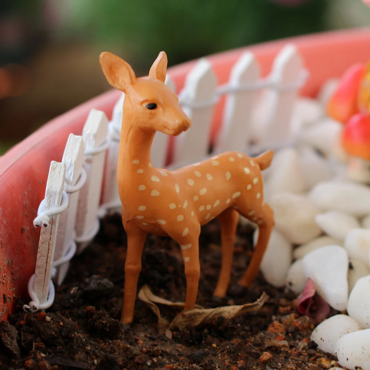 Mini Flower Fairy Eating Berry Statue Resin Miniature for Fairy Garden Pot Decor