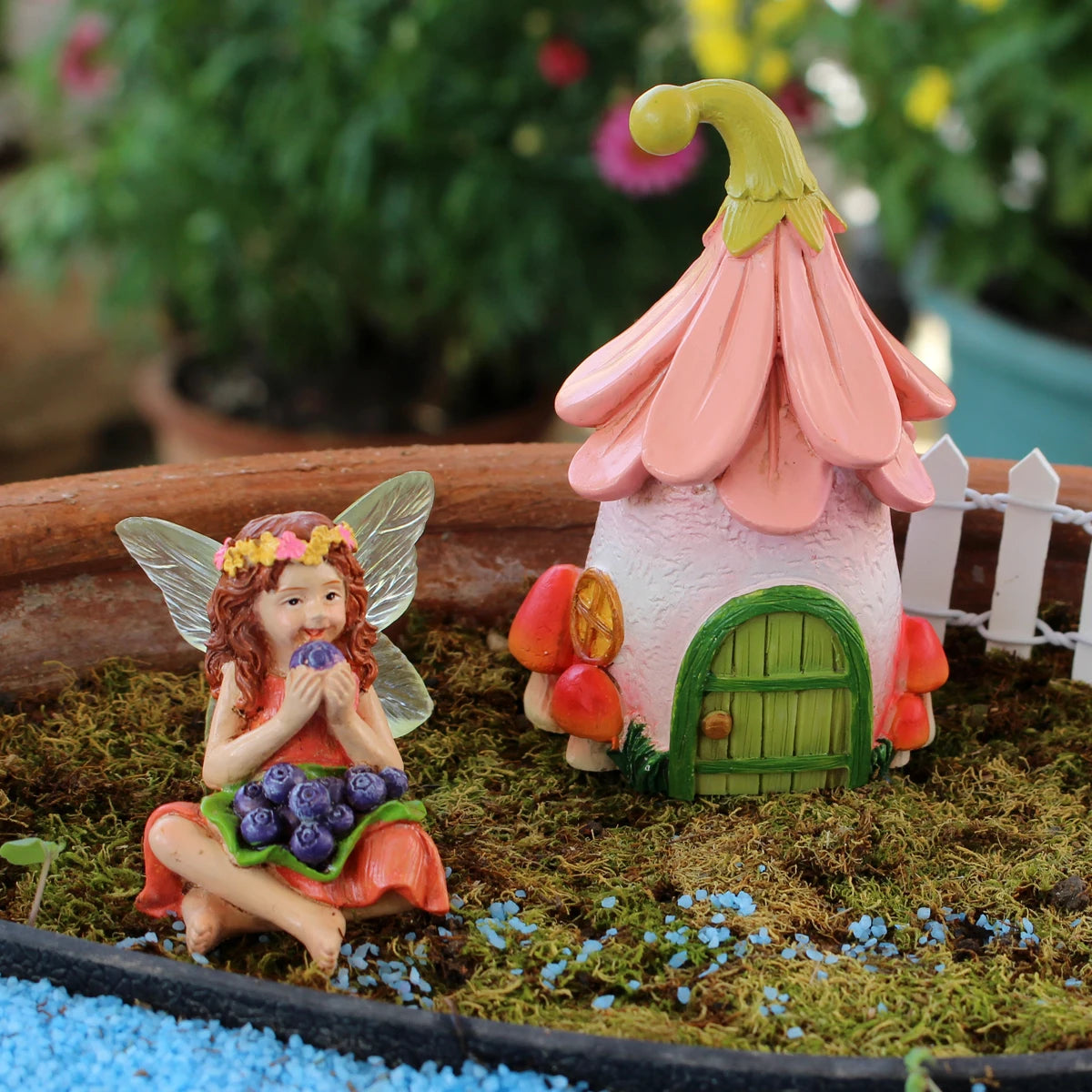 Mini Flower Fairy Eating Berry Statue Resin Miniature for Fairy Garden Pot Decor