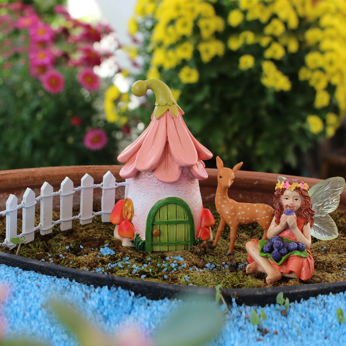 Mini Flower Fairy Eating Berry Statue Resin Miniature for Fairy Garden Pot Decor