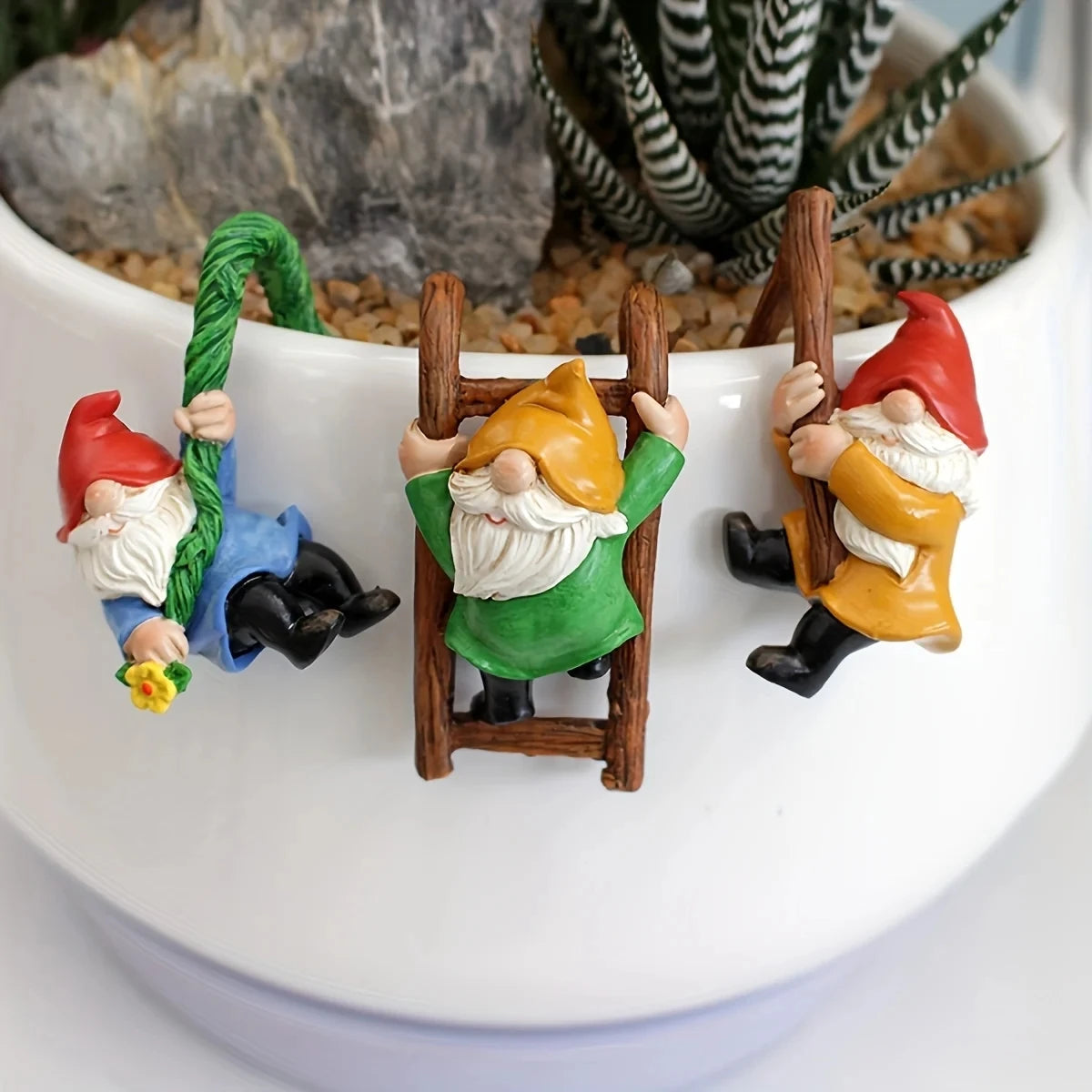 3pcs Climbing Garden Gnome Pot Huggers Resin Dwarf Hanging Statue for Flower Pot