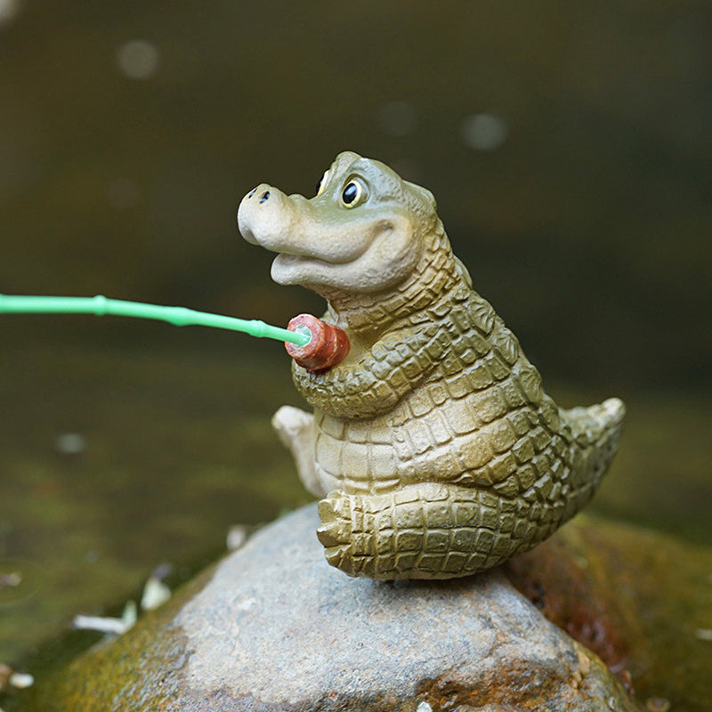 Resin Crocodile Figurine Garden Statue Outdoor Animal Sculpture Fishing Ornament