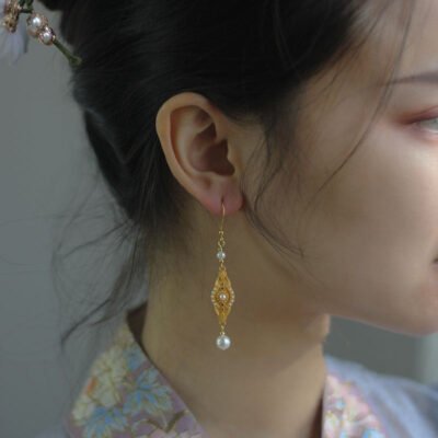 Classical Exotic Pearl Tassel Earrings